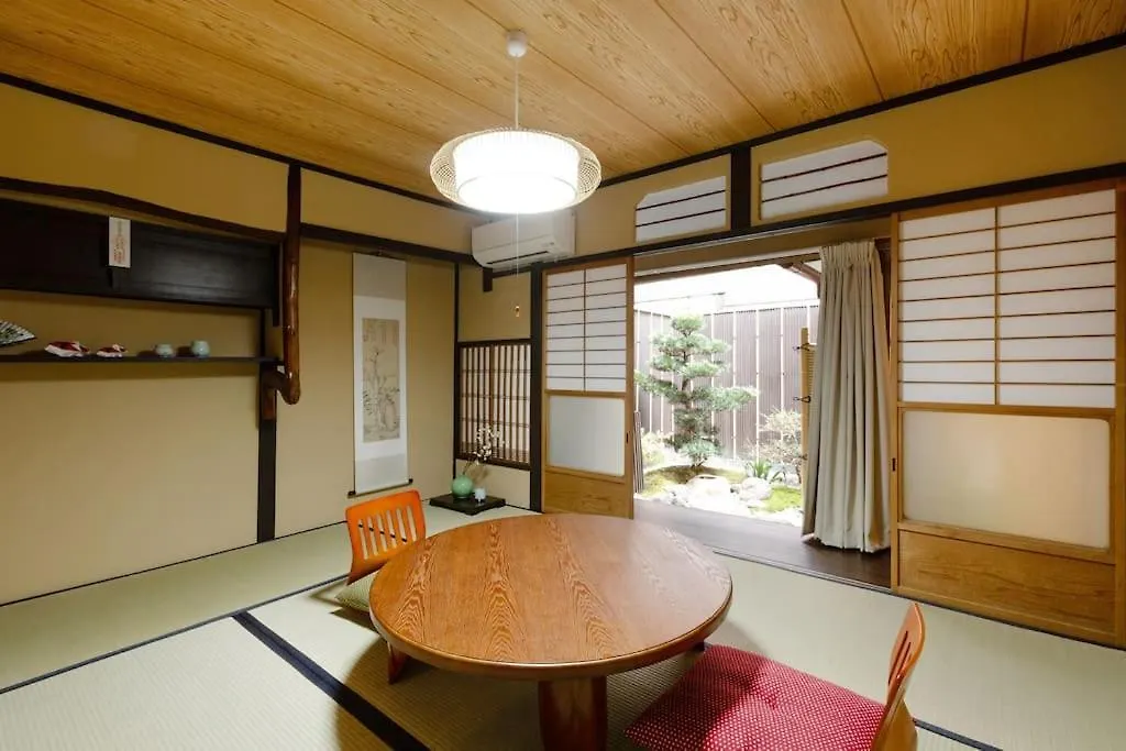 Kyoto Nijo Guest House Ichikawa Villa